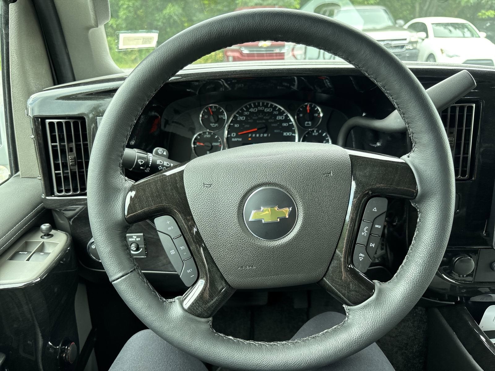 2025 Chevrolet Express Cargo 2500 WT