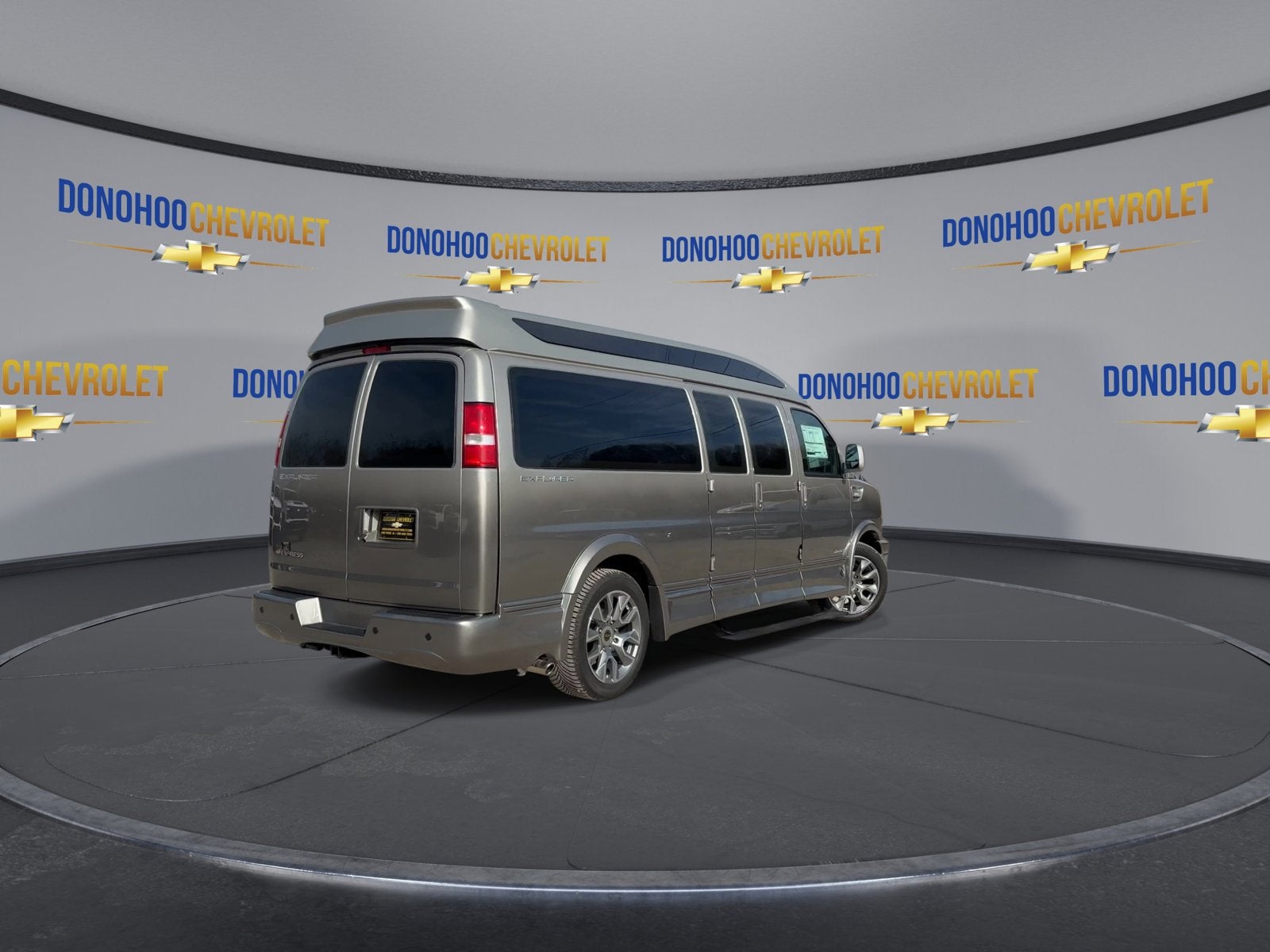 2025 Chevrolet Express Cargo 2500 WT