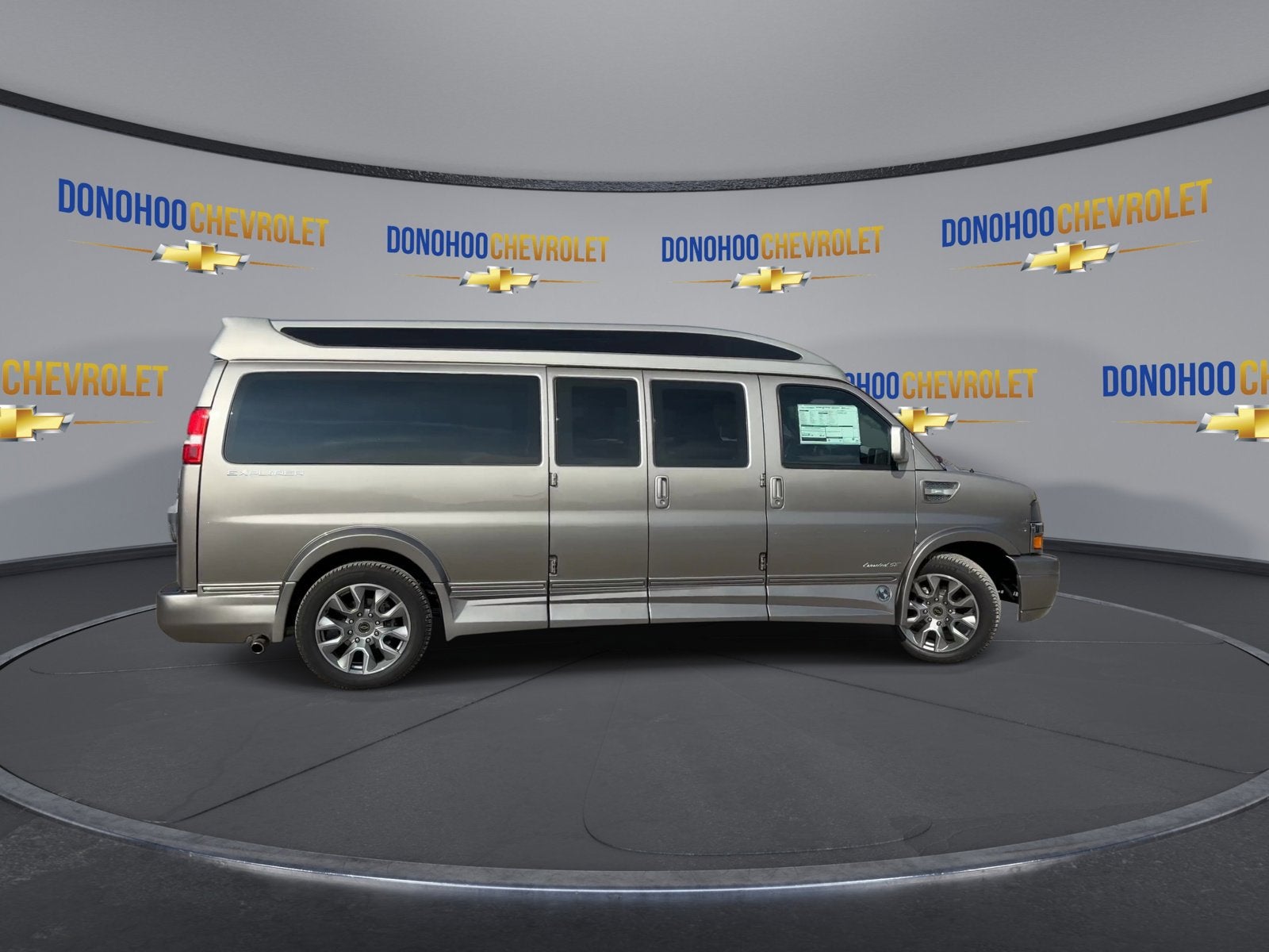 2025 Chevrolet Express Cargo 2500 WT