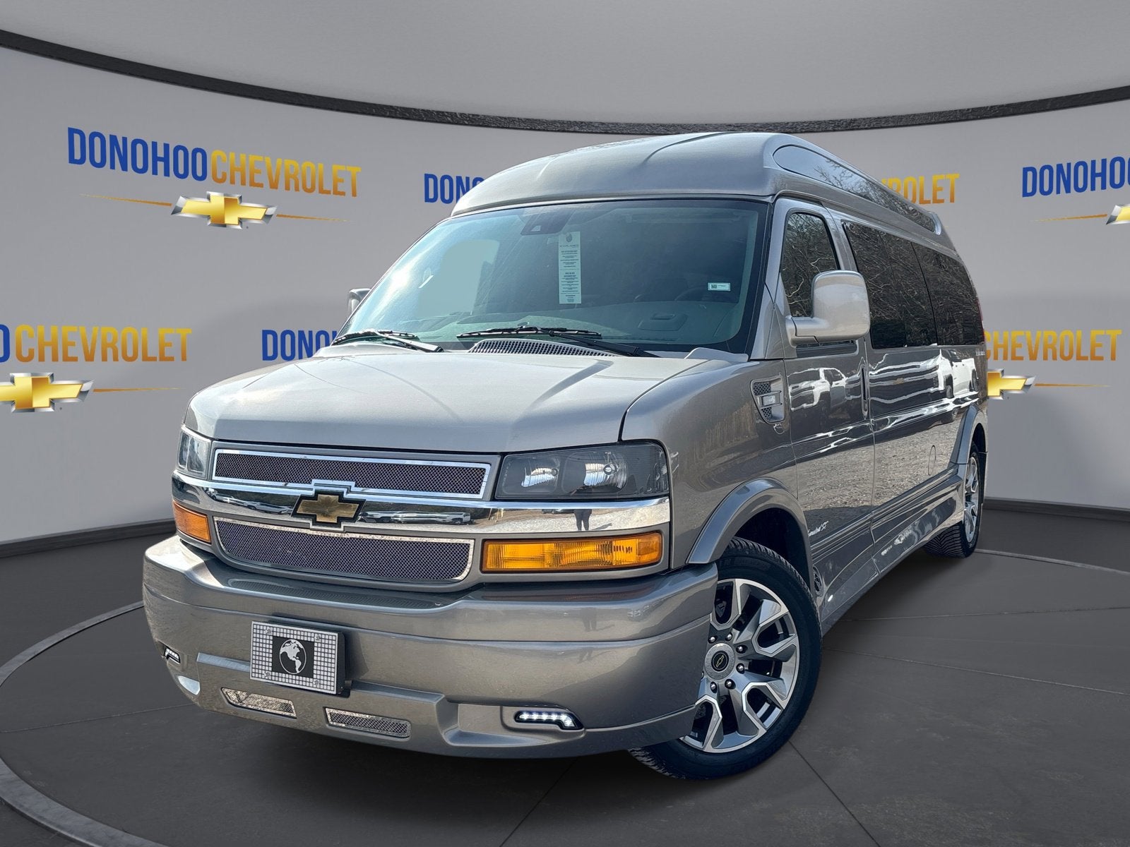 2025 Chevrolet Express Cargo 2500 WT