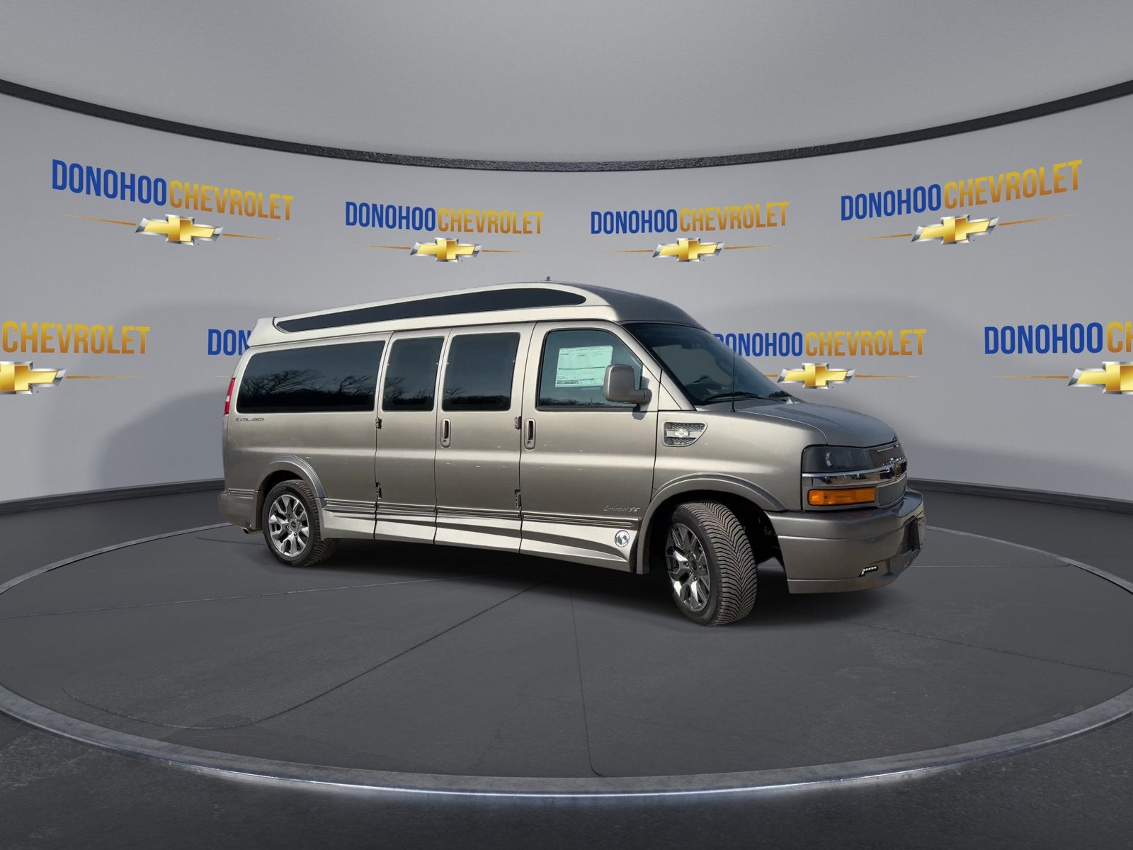 2025 Chevrolet Express Cargo 2500 WT