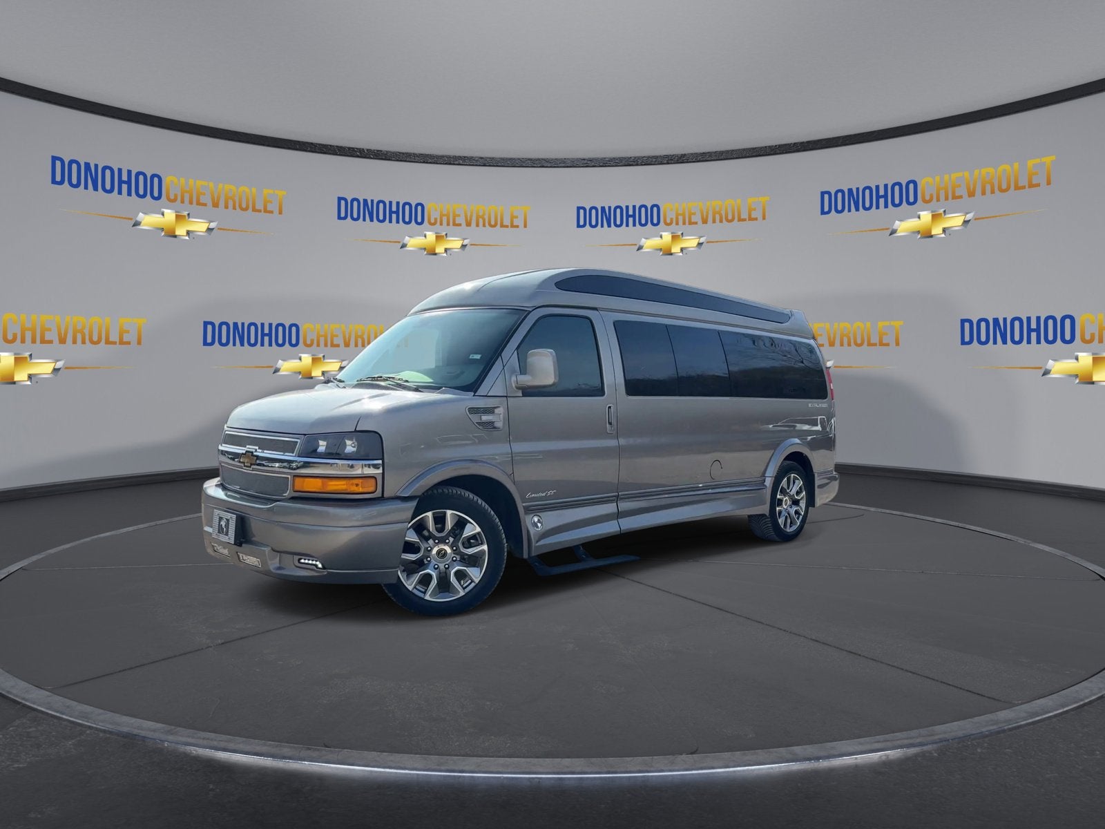 2025 Chevrolet Express Cargo 2500 WT