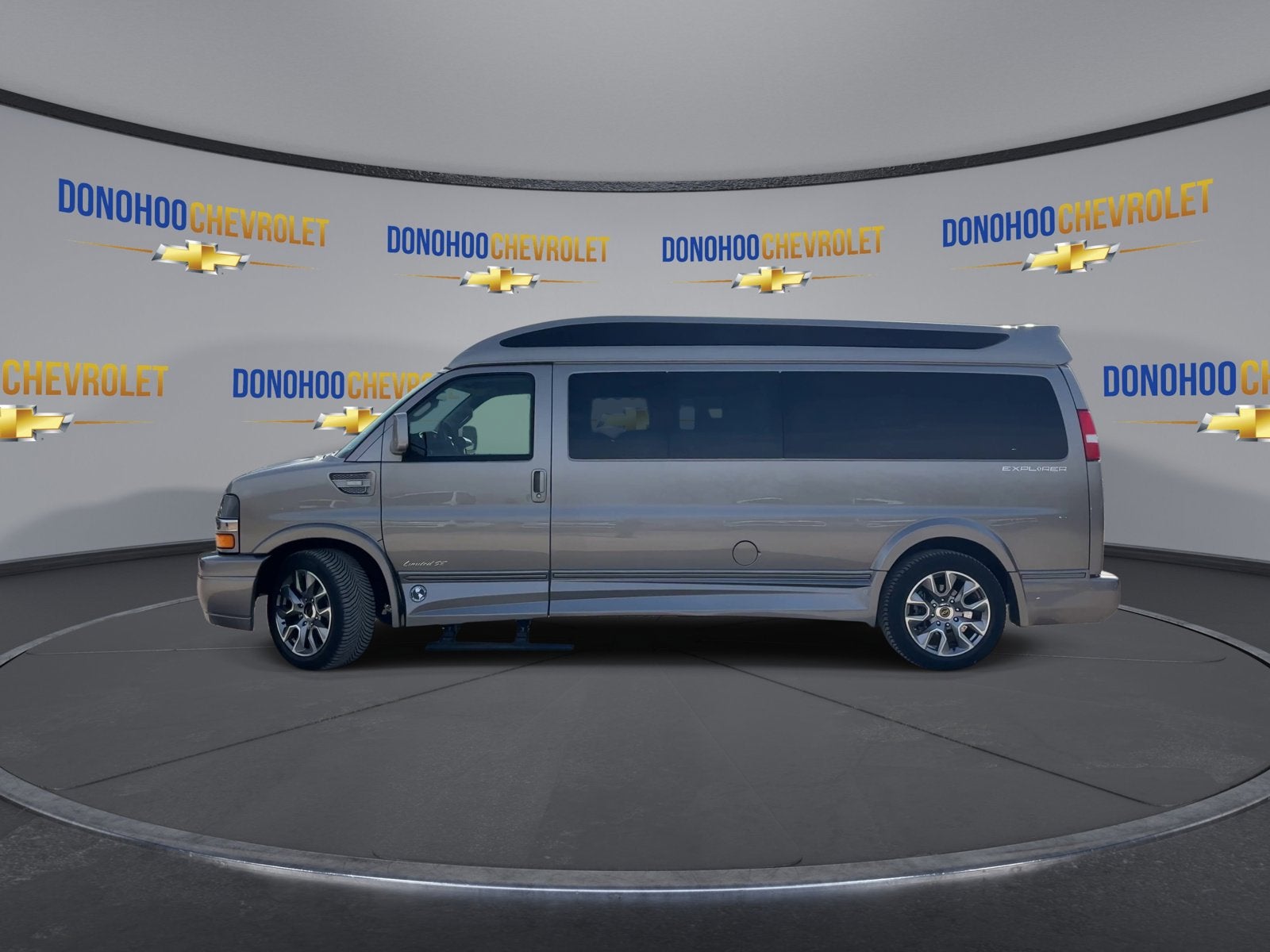 2025 Chevrolet Express Cargo 2500 WT