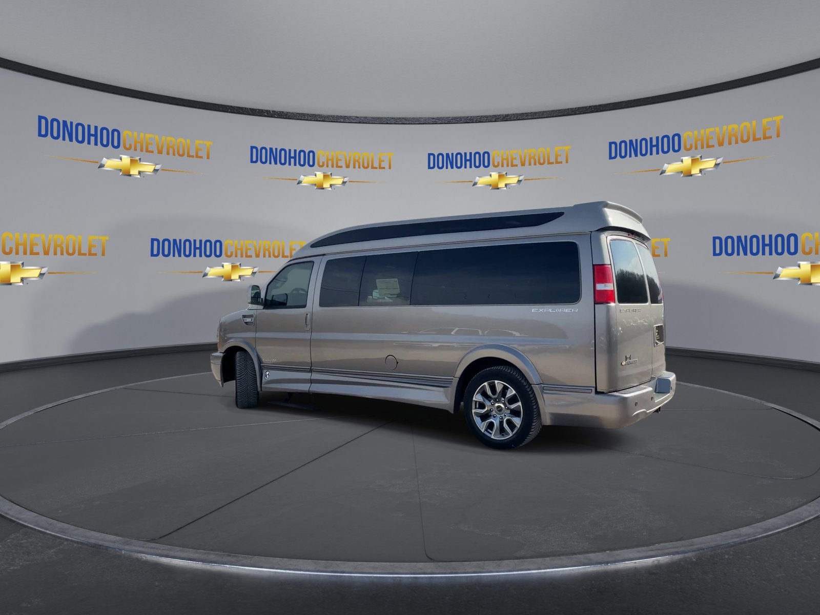 2025 Chevrolet Express Cargo 2500 WT