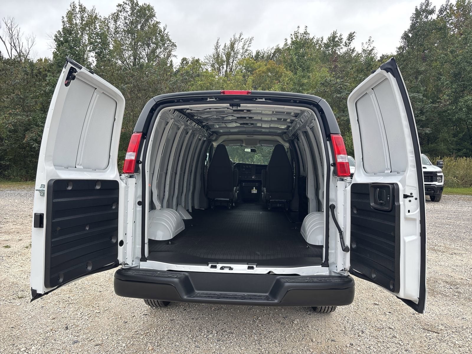 2025 Chevrolet Express Cargo 2500 WT