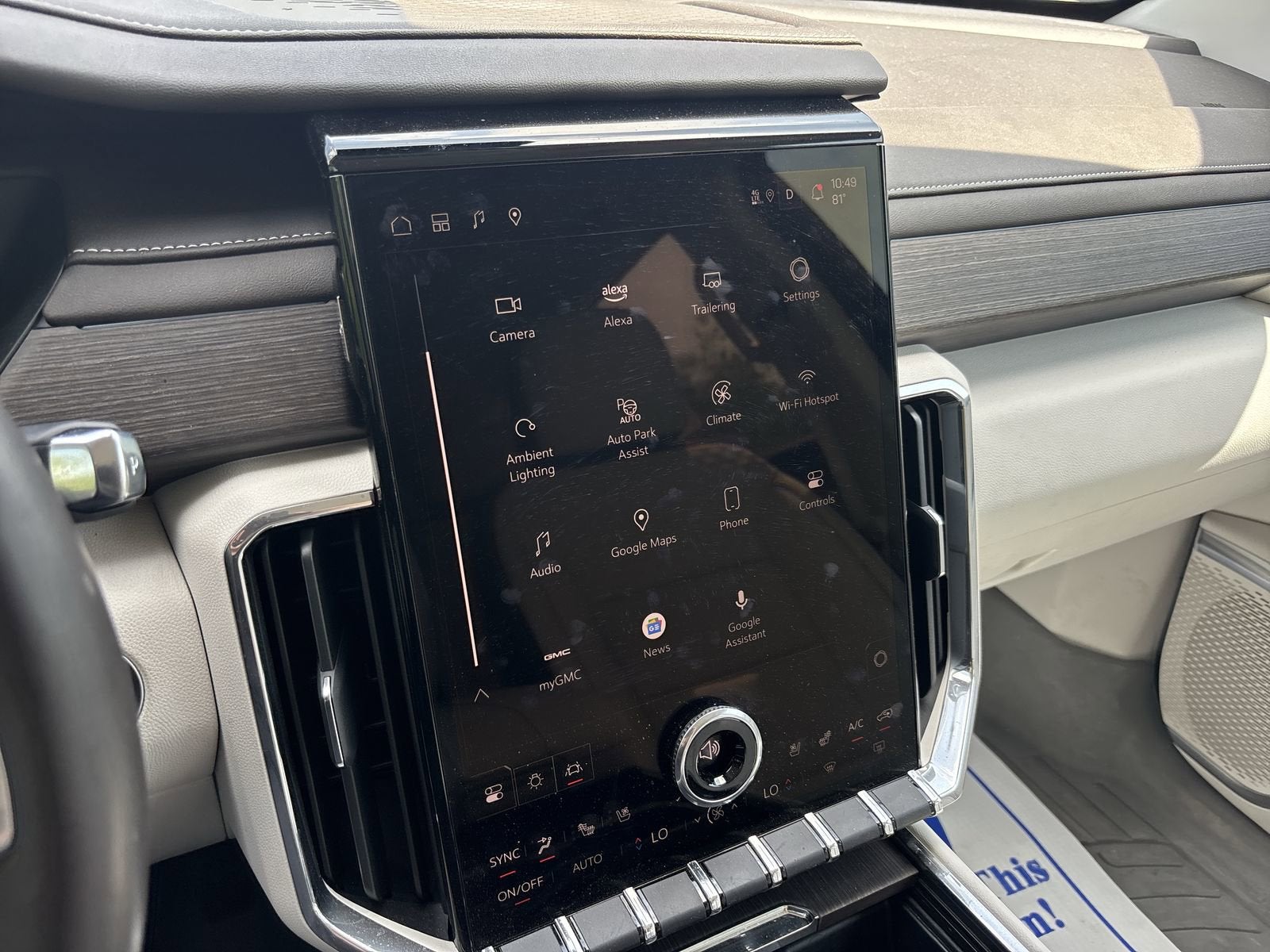 2024 GMC Acadia Denali