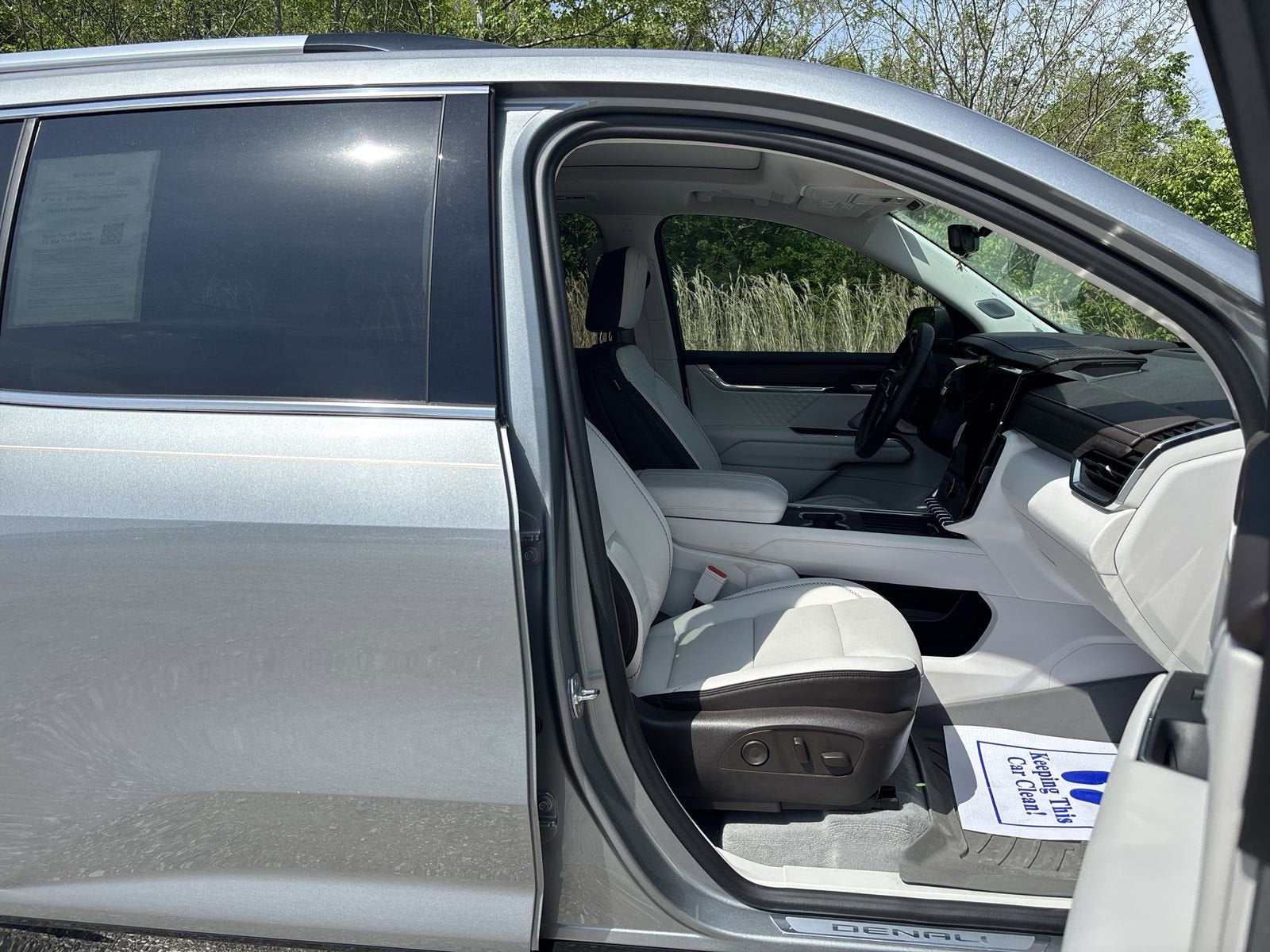 2024 GMC Acadia Denali