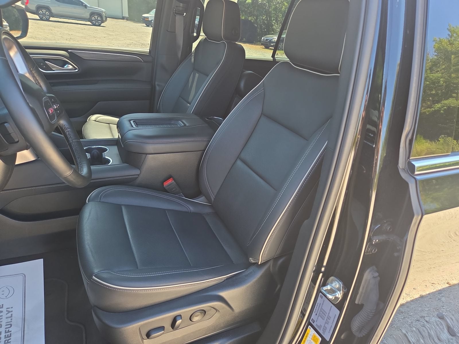 2024 GMC Yukon XL SLT