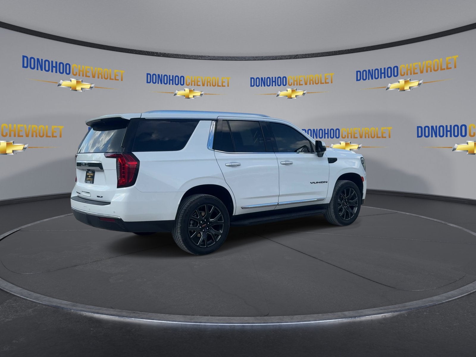 2024 GMC Yukon SLT