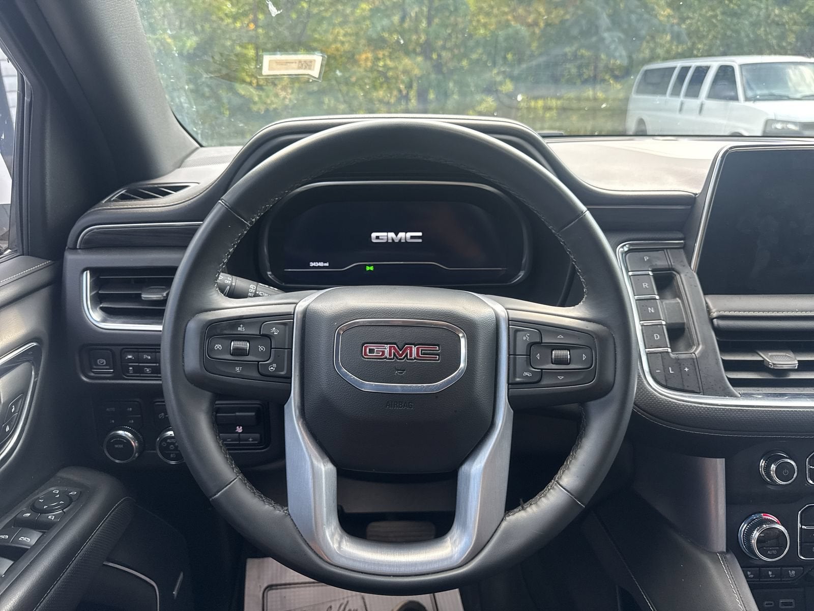 2024 GMC Yukon SLT