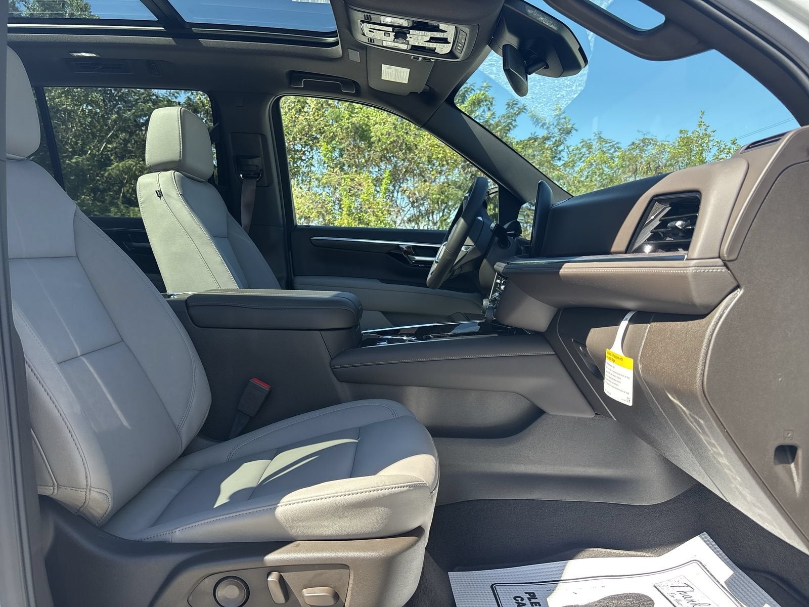 2027 Chevrolet Tahoe Z71 - Photo 28
