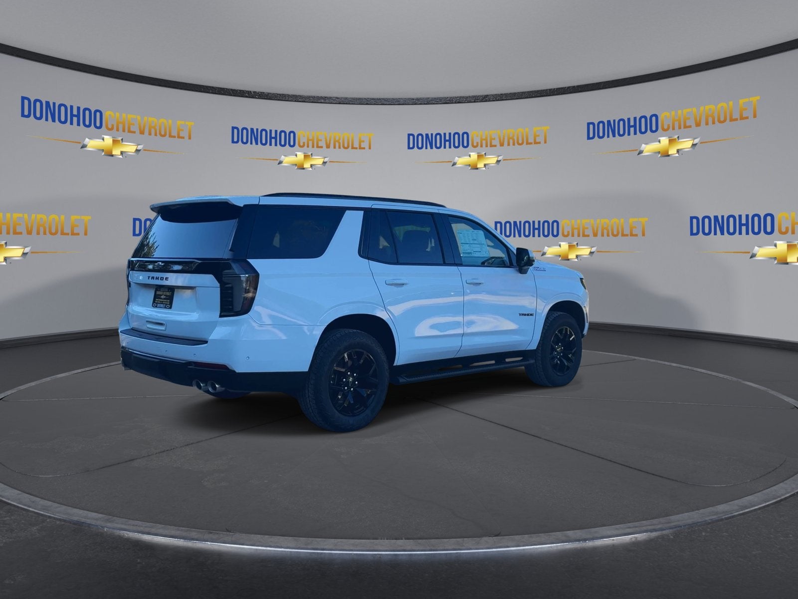 2027 Chevrolet Tahoe Z71 - Photo 8