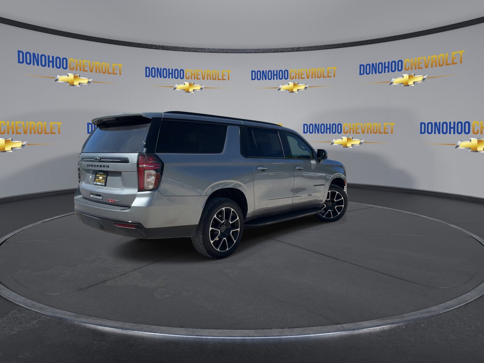 2023 Chevrolet Suburban RST