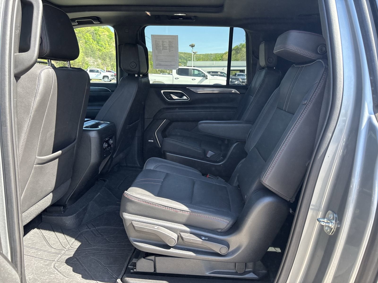 2023 Chevrolet Suburban RST