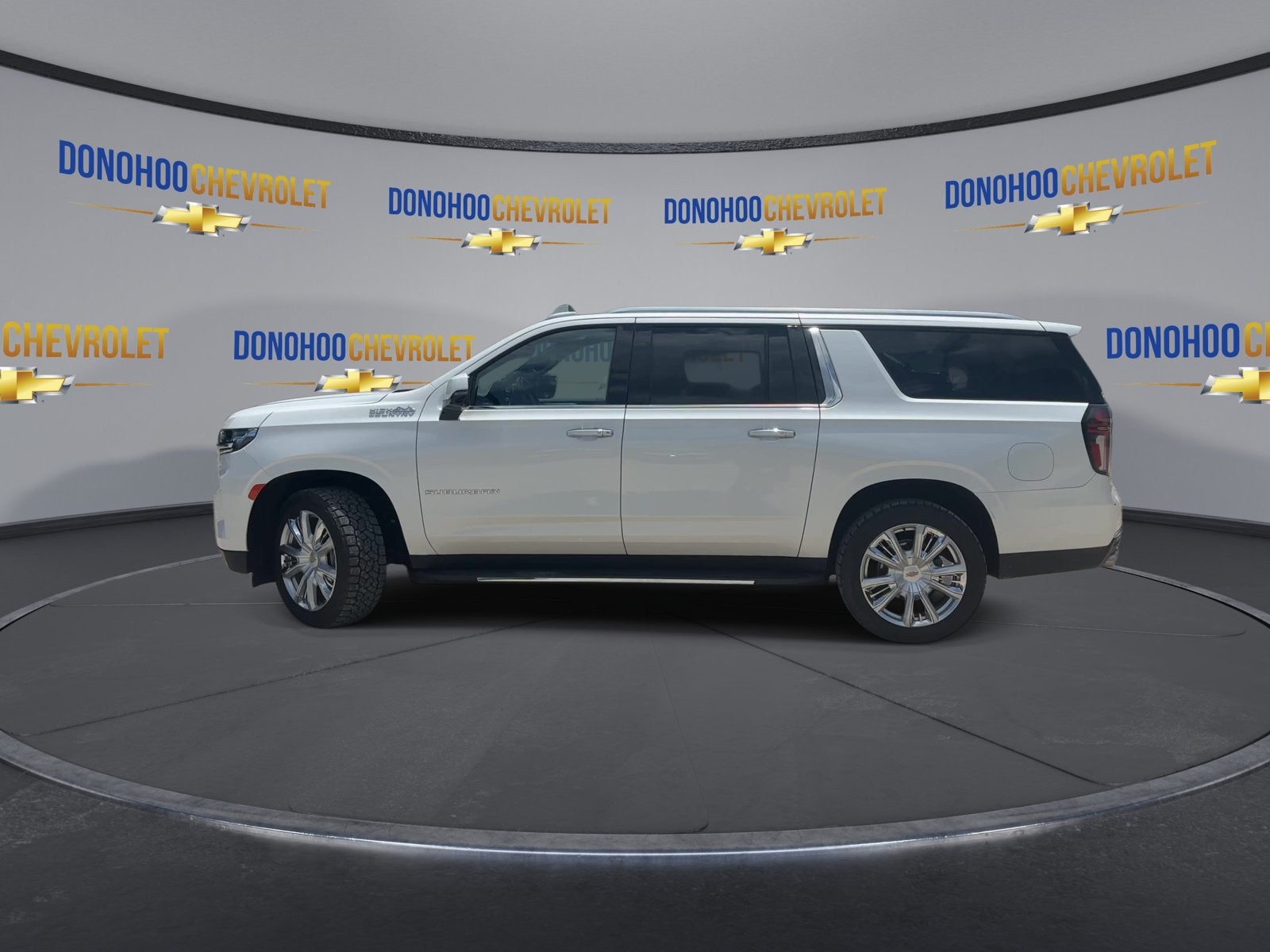 2022 Chevrolet Suburban High Country
