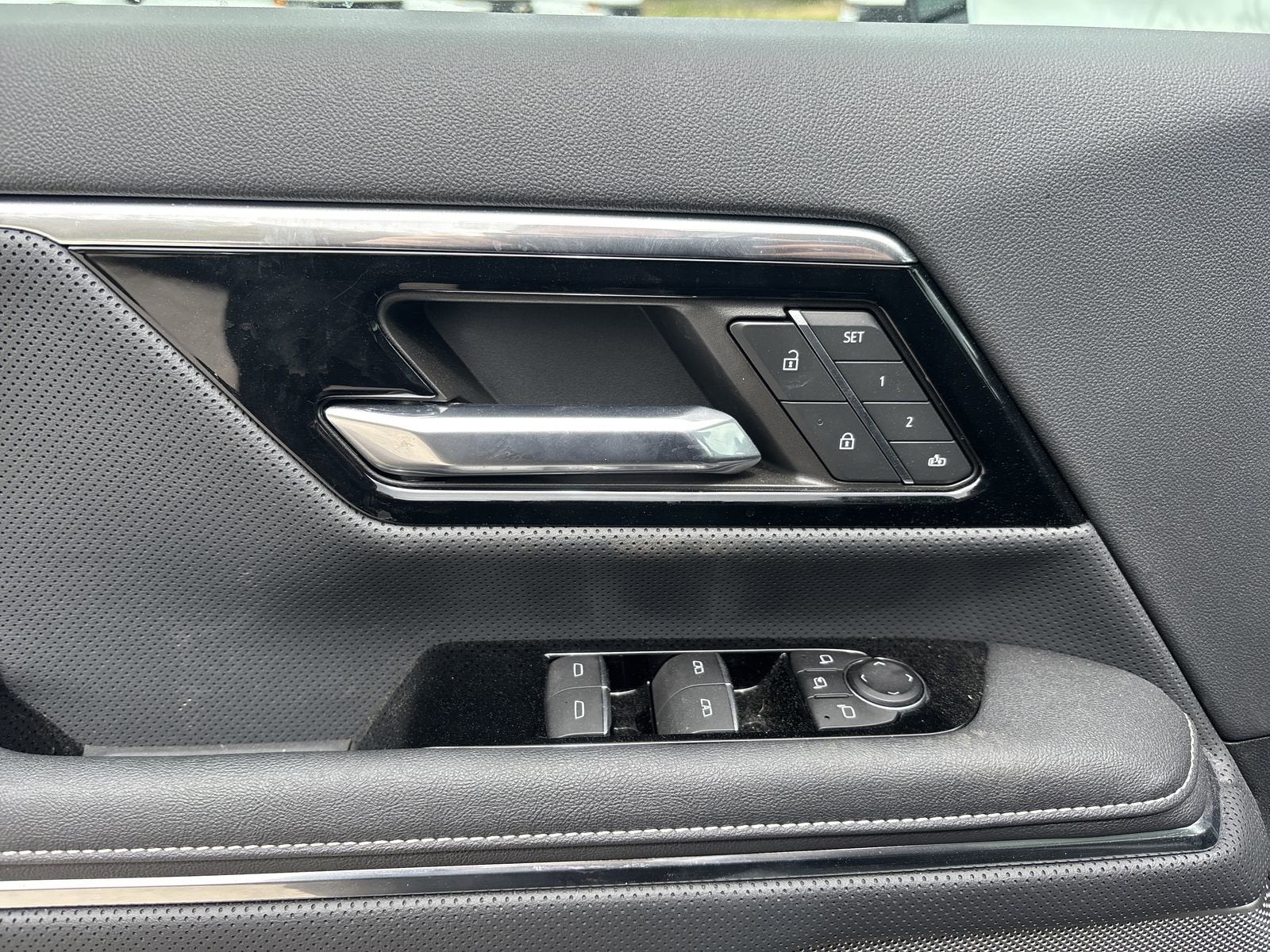 2024 GMC Sierra EV Denali Edition 1