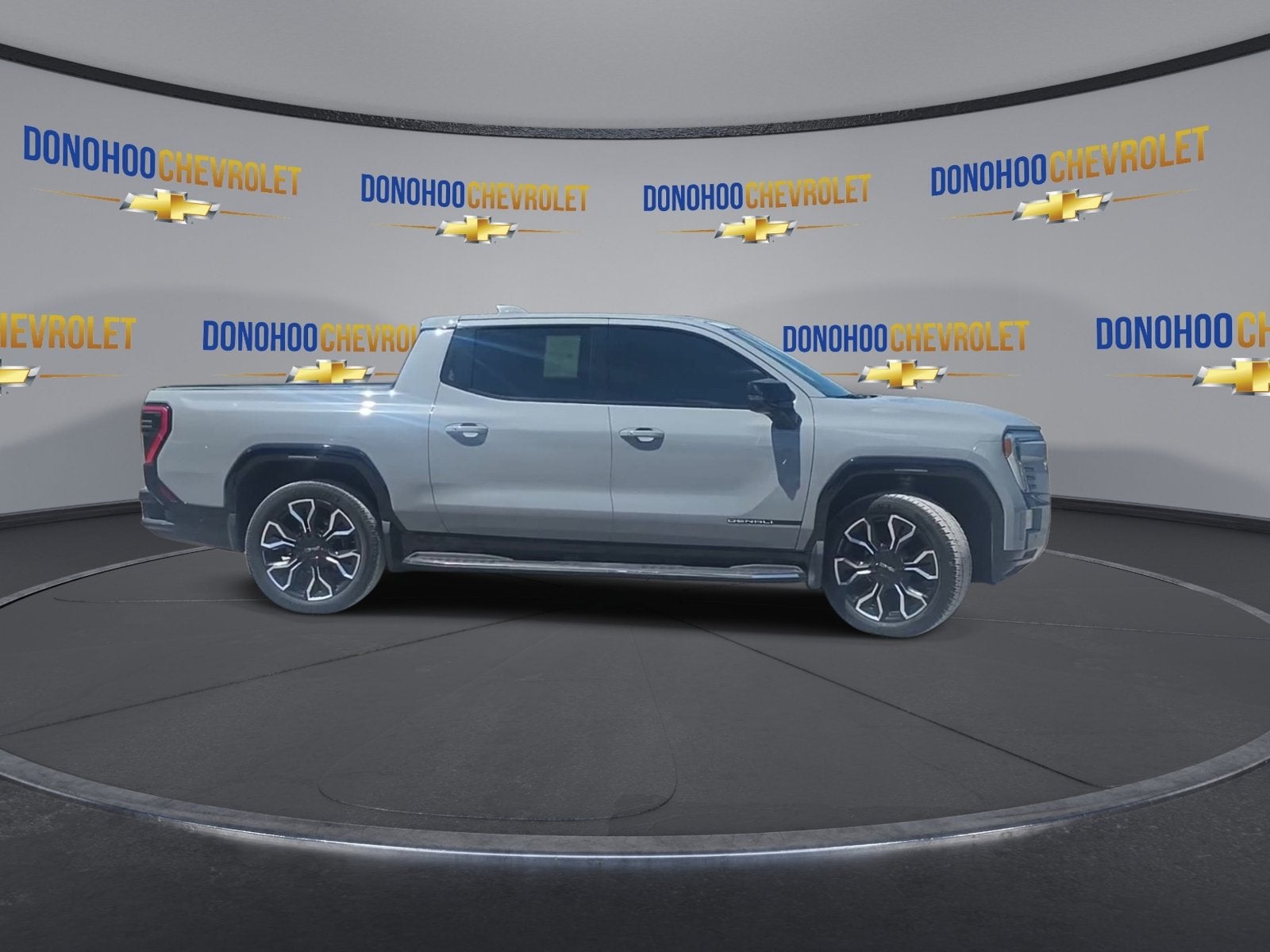 2024 GMC Sierra EV Denali Edition 1
