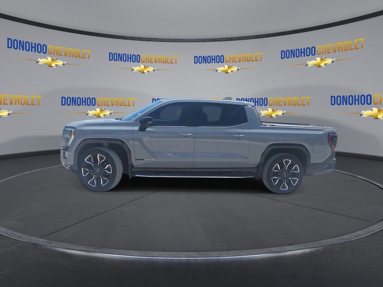 2024 GMC Sierra EV Denali Edition 1