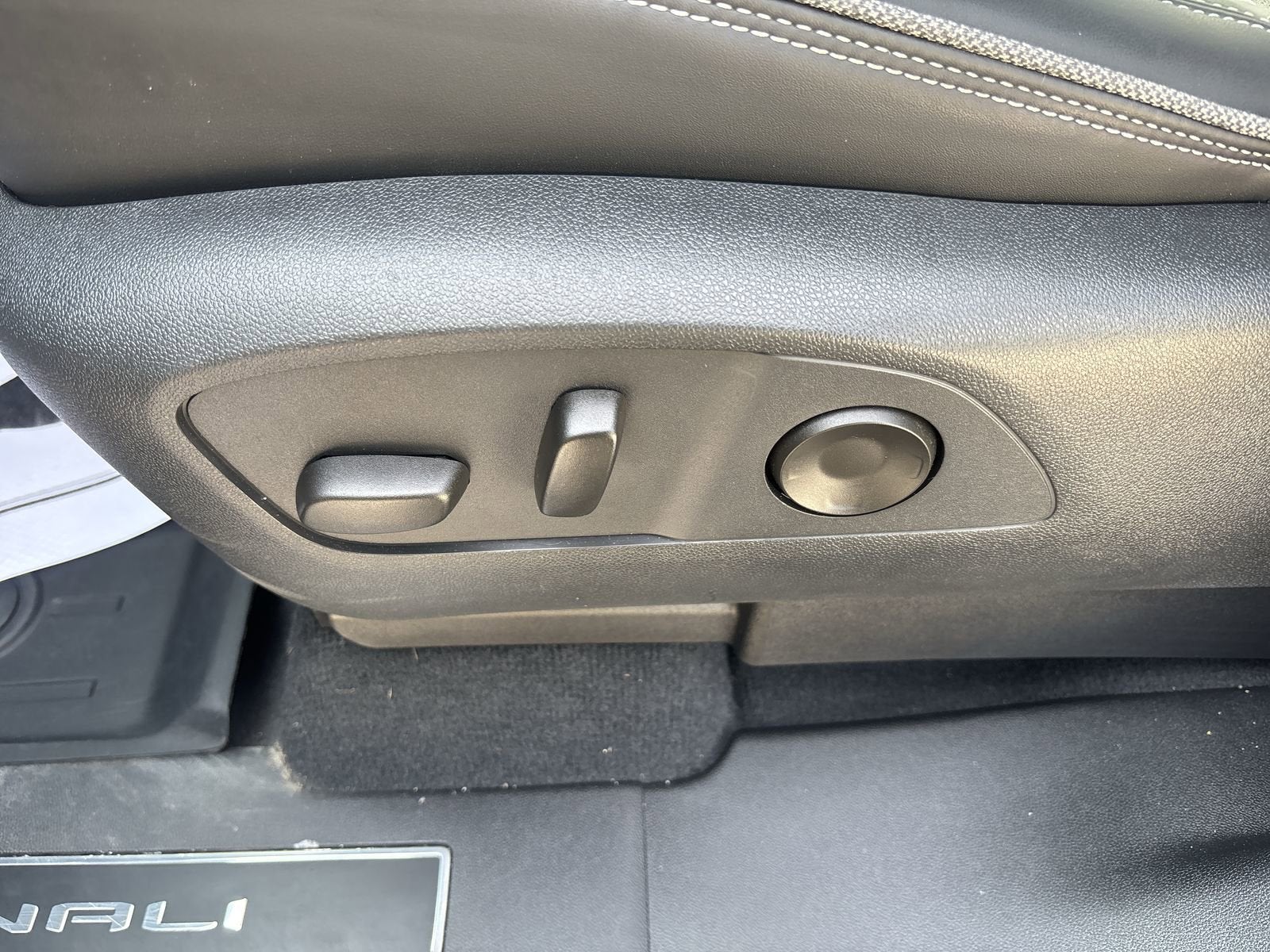 2024 GMC Sierra EV Denali Edition 1