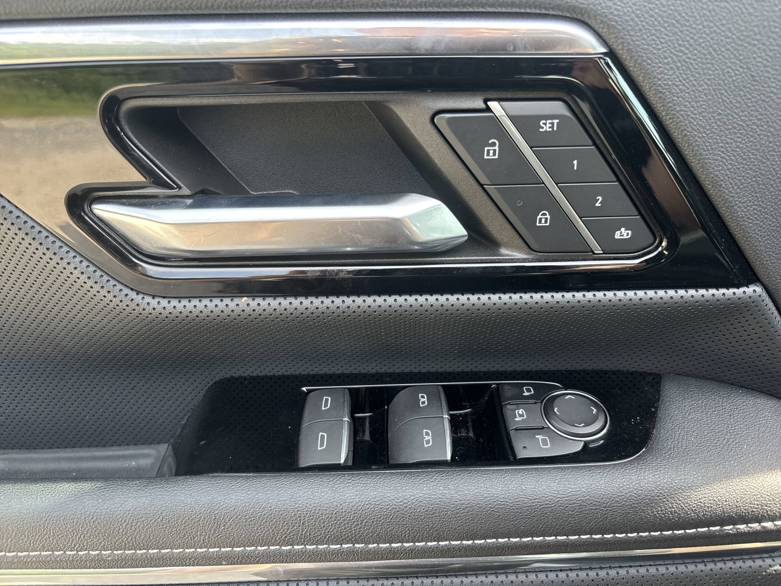 2024 GMC Sierra EV Denali Edition 1