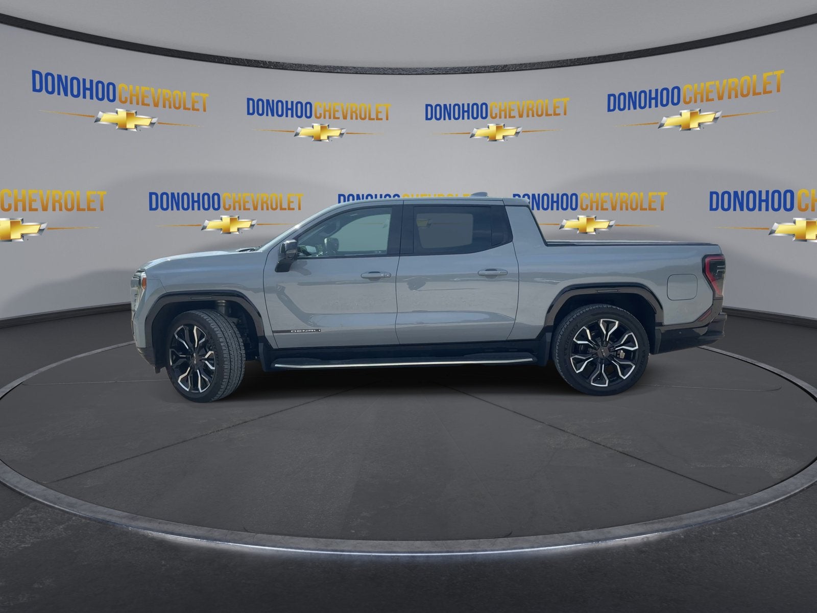 2024 GMC Sierra EV Denali Edition 1