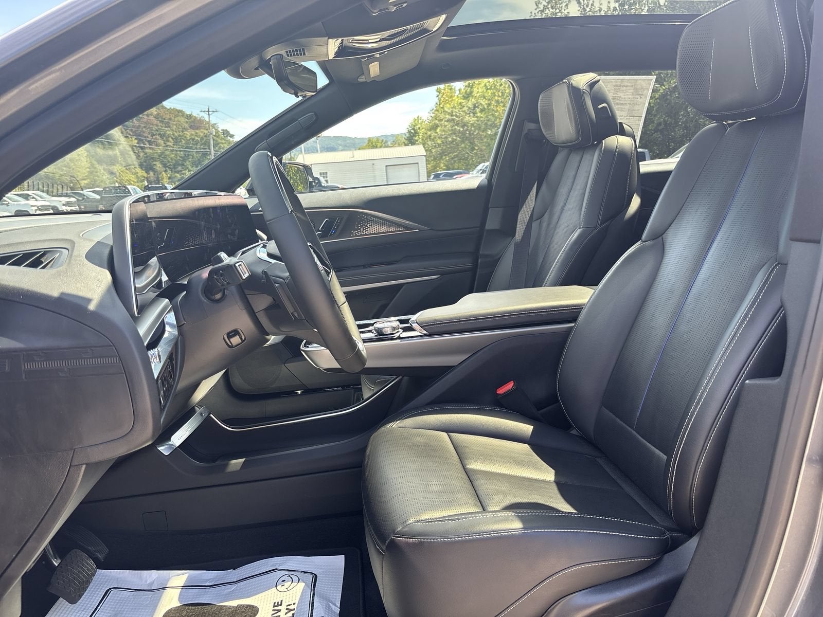2023 Cadillac LYRIQ Luxury