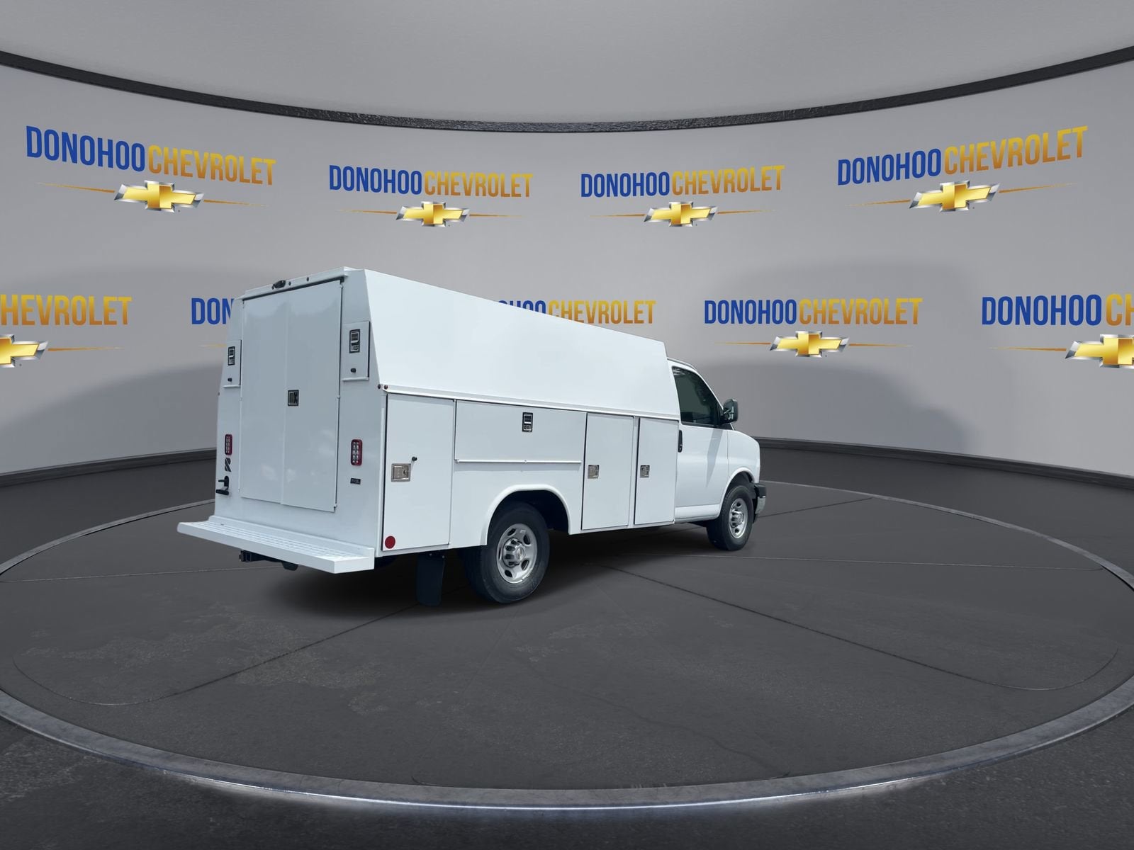 2025 Chevrolet Express Cutaway 3500 1WT