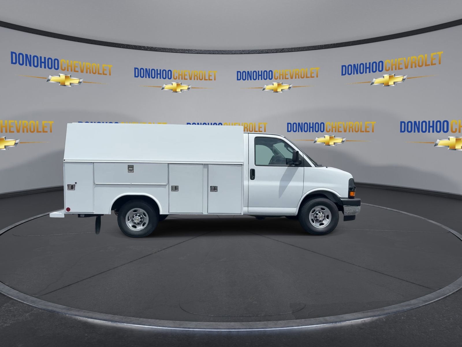 2025 Chevrolet Express Cutaway 3500 1WT