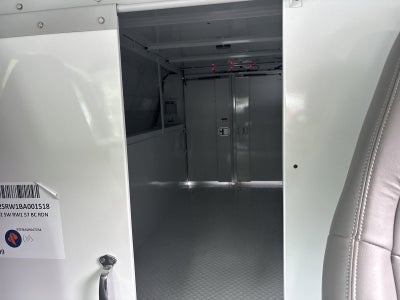 2025 Chevrolet Express Cutaway 3500 1WT