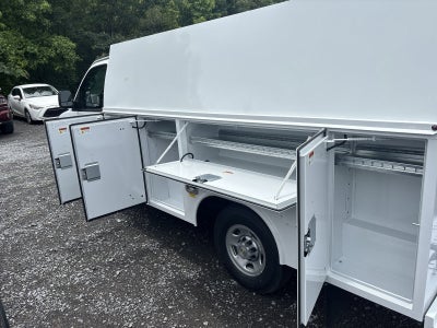 2025 Chevrolet Express Cutaway 3500 1WT