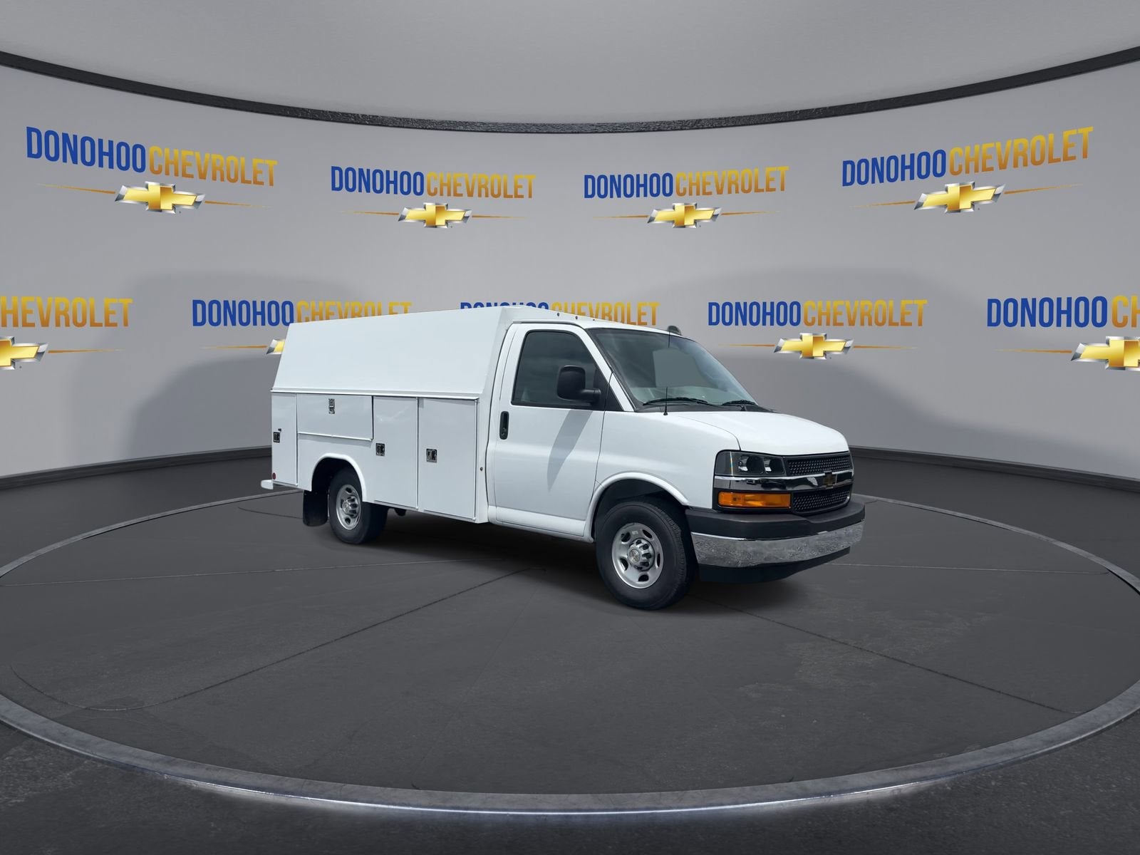 2025 Chevrolet Express Cutaway 3500 1WT