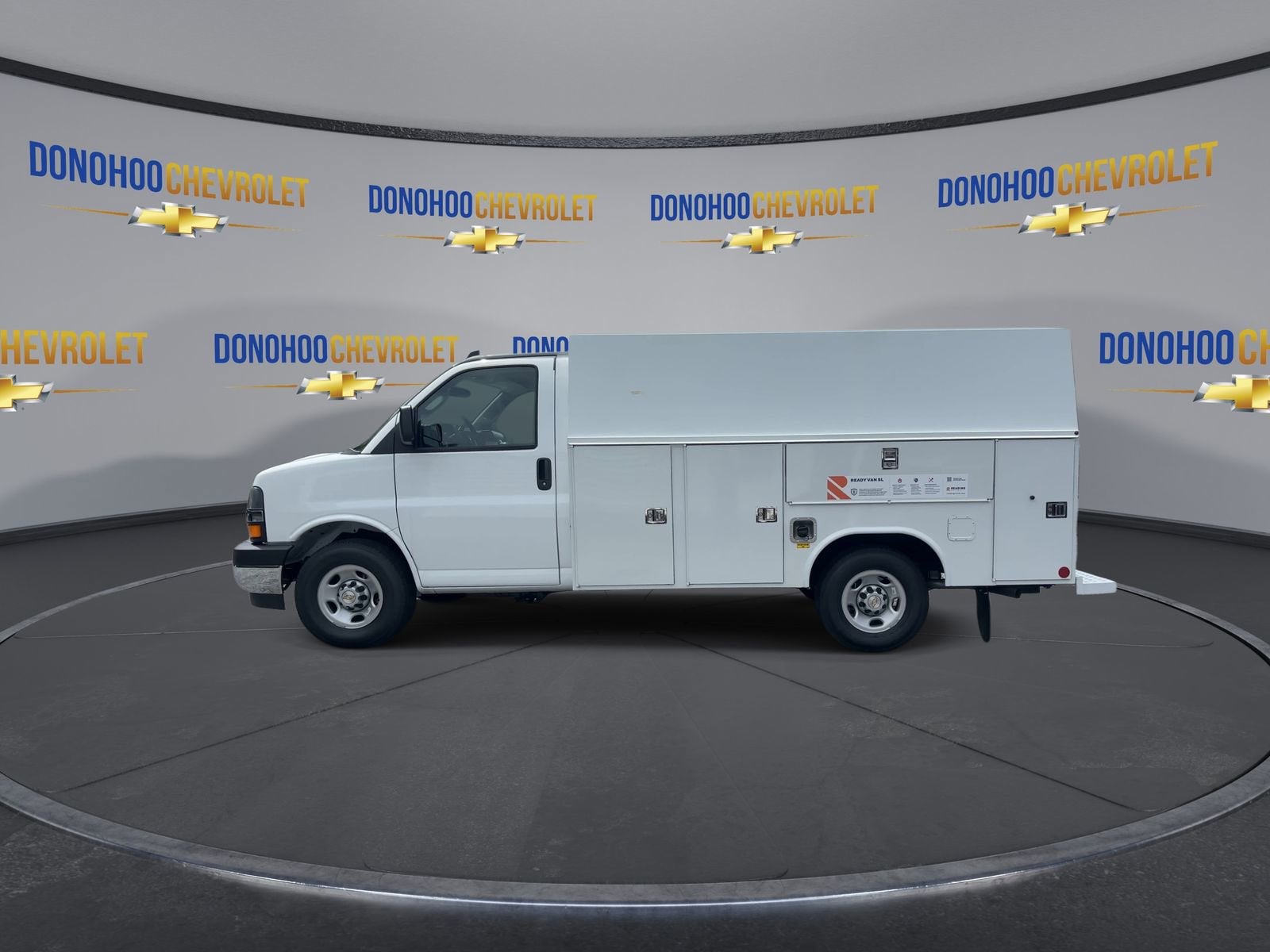 2025 Chevrolet Express Cutaway 3500 1WT
