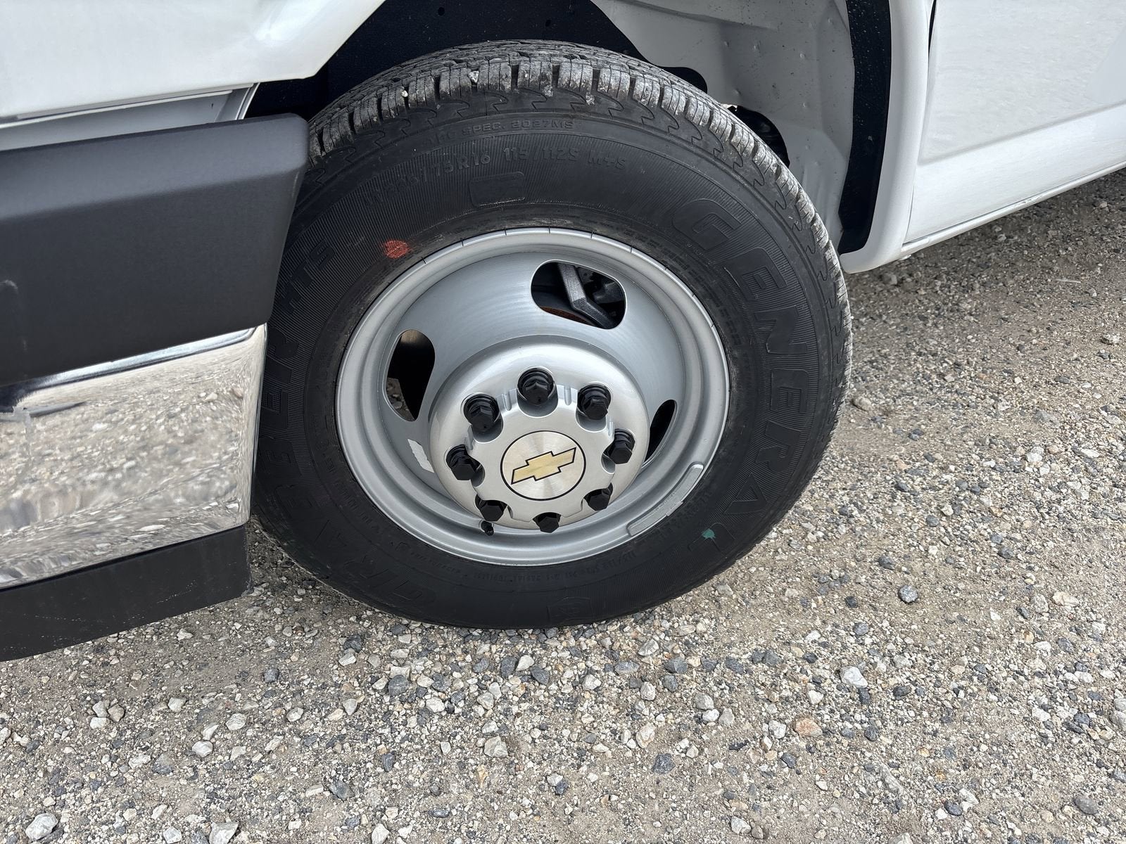 2025 Chevrolet Express Cutaway 3500 1WT