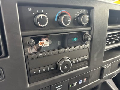 2025 Chevrolet Express Cutaway 3500 1WT