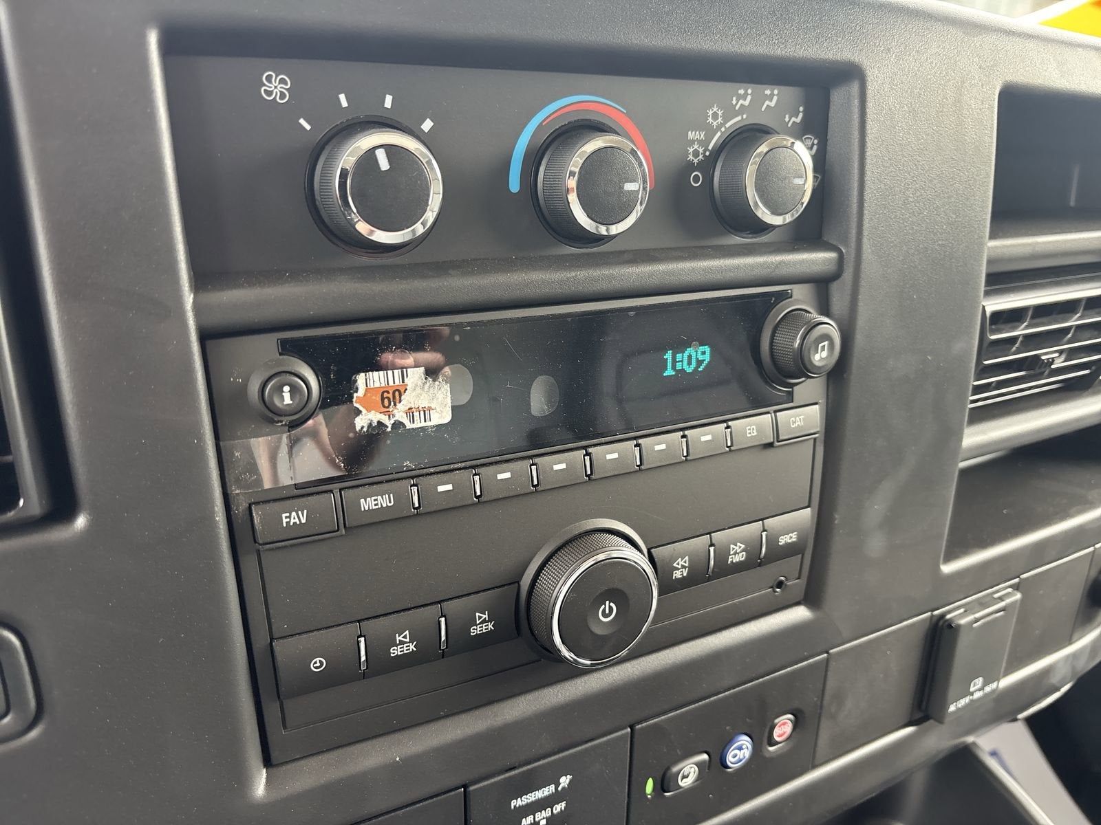 2025 Chevrolet Express Cutaway 3500 1WT