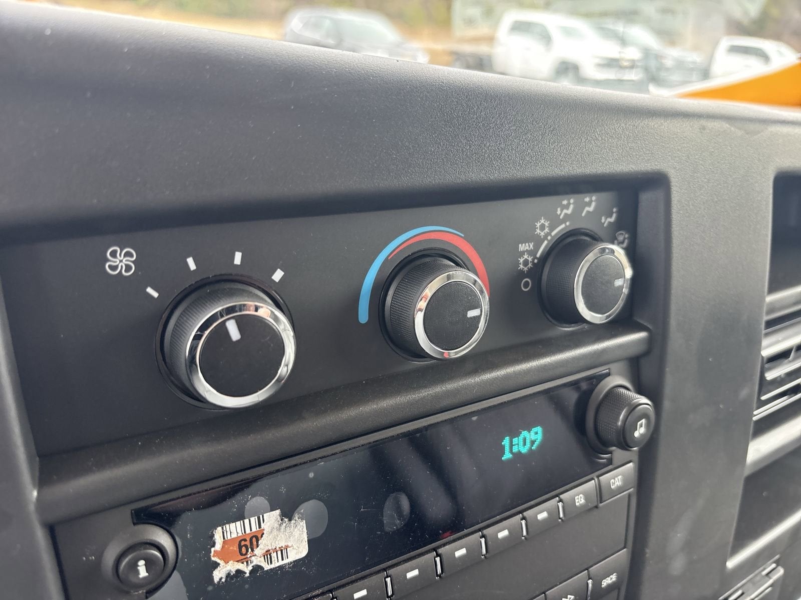 2025 Chevrolet Express Cutaway 3500 1WT