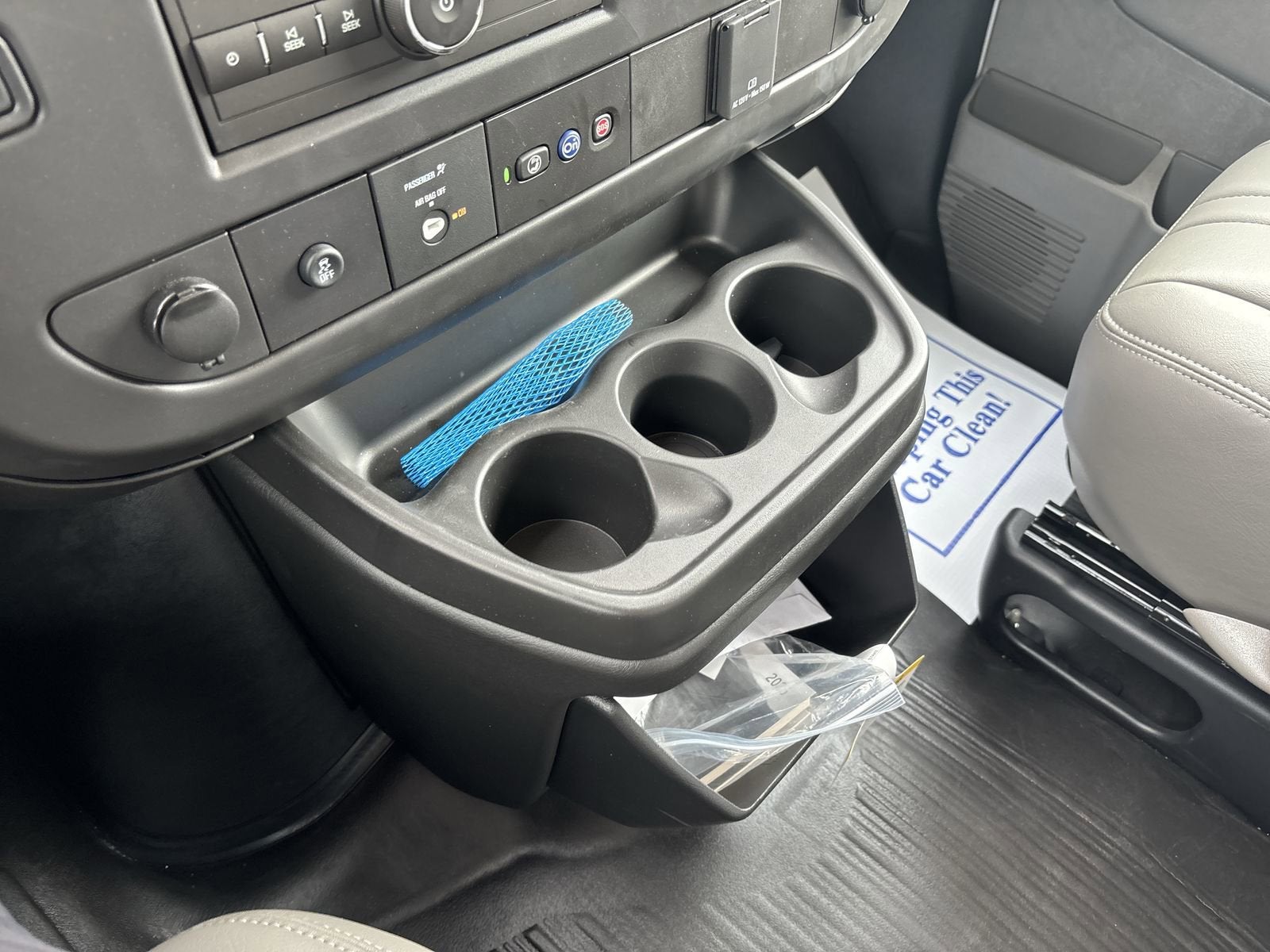 2025 Chevrolet Express Cutaway 3500 1WT