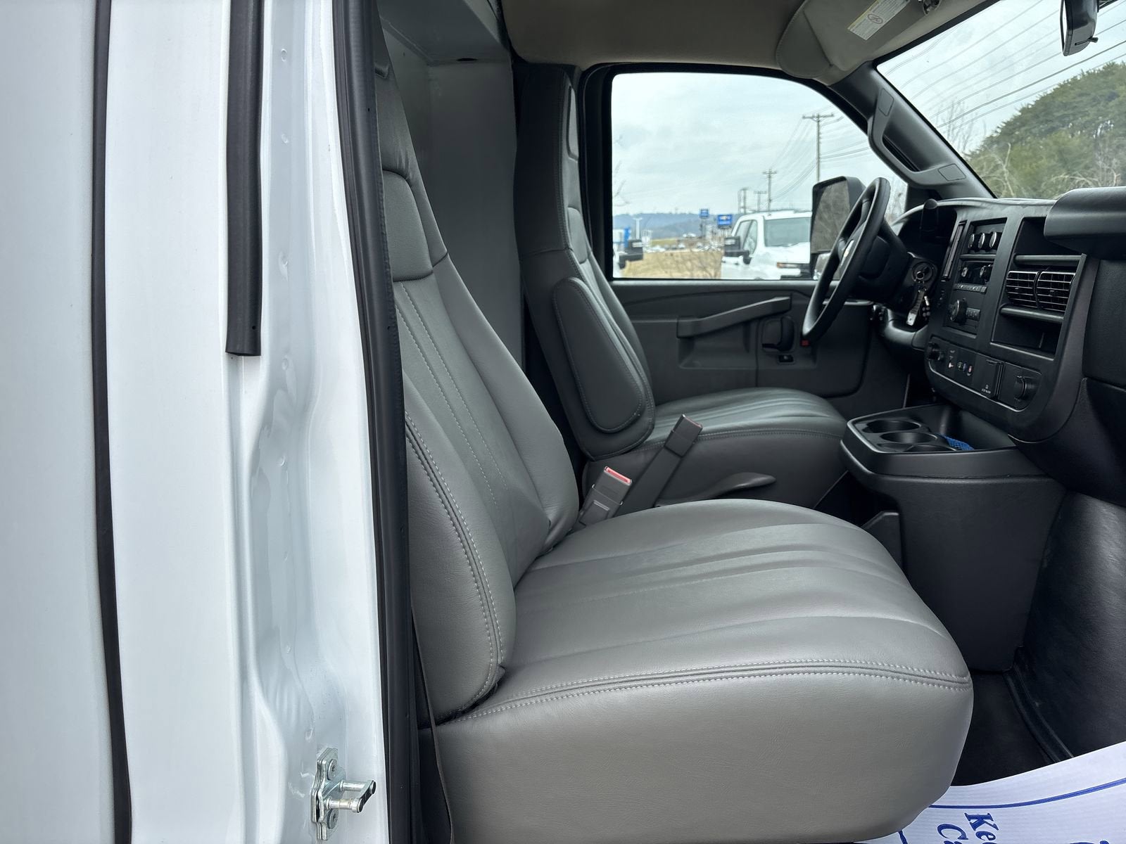 2025 Chevrolet Express Cutaway 3500 1WT