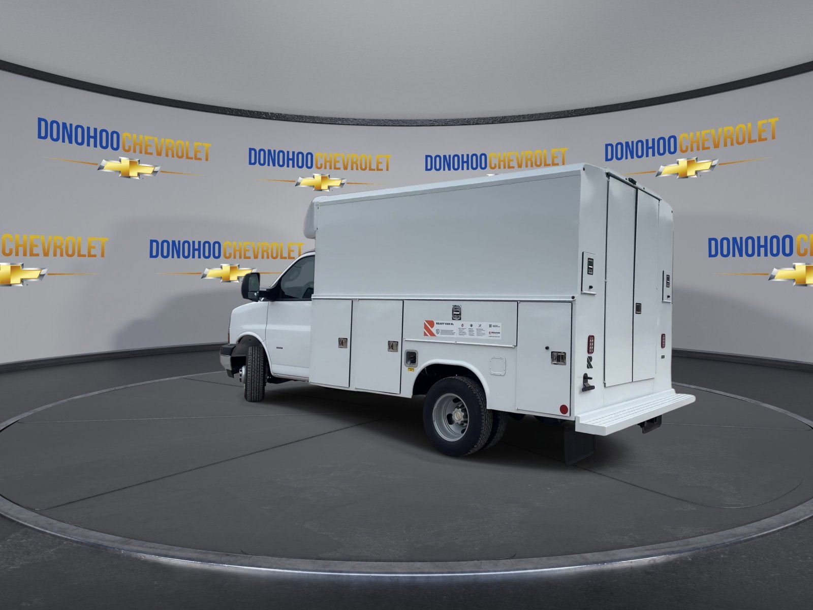 2025 Chevrolet Express Cutaway 3500 1WT