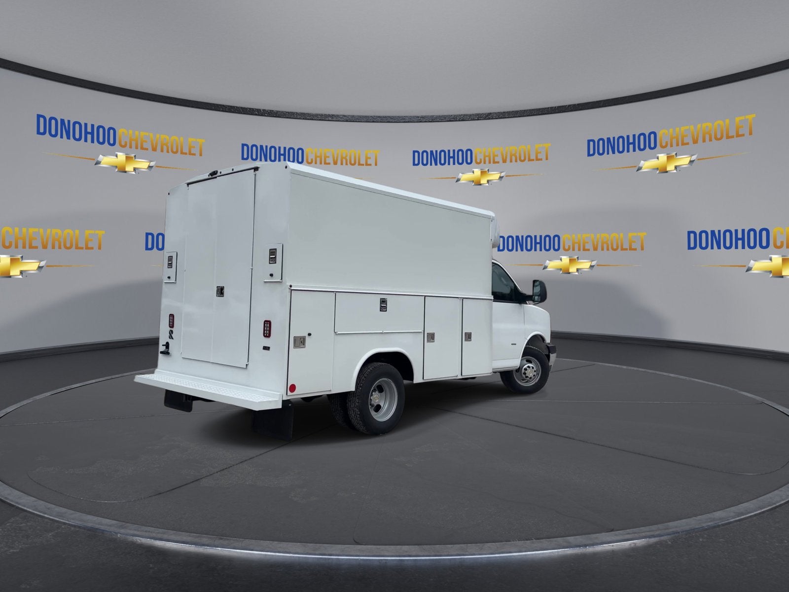 2025 Chevrolet Express Cutaway 3500 1WT