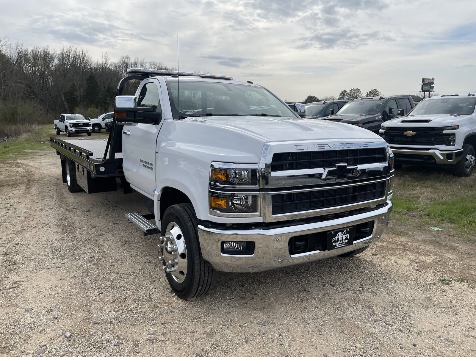 2023 Chevrolet Silverado 5500 HD Work Truck