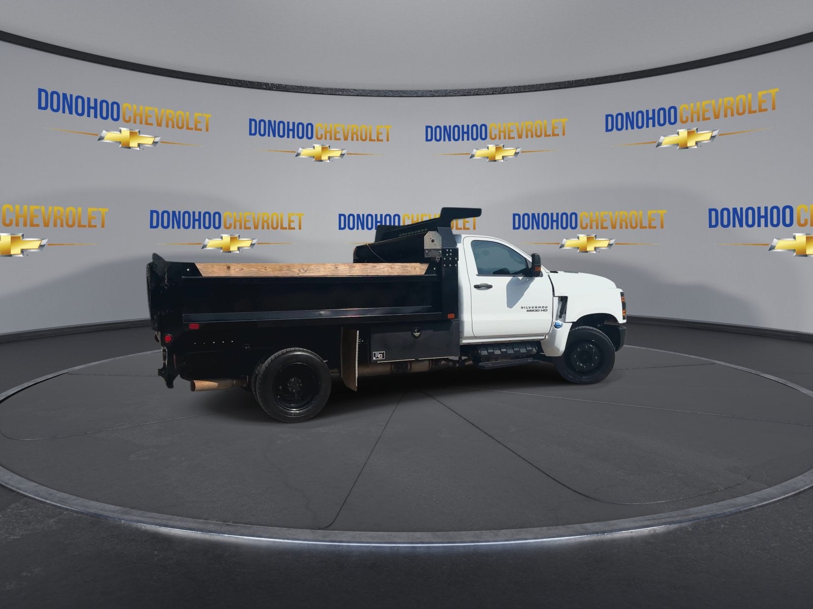 2024 Chevrolet Silverado 6500 HD Work Truck