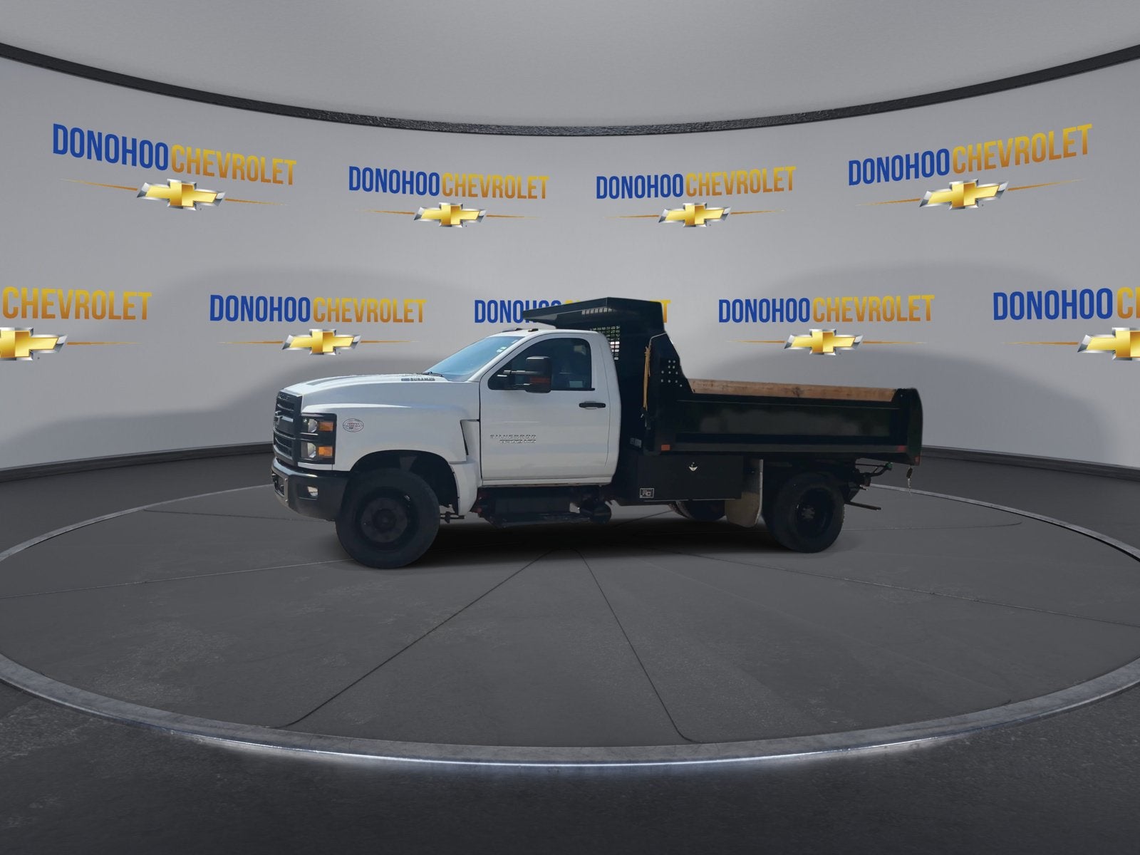 2024 Chevrolet Silverado 6500 HD Work Truck
