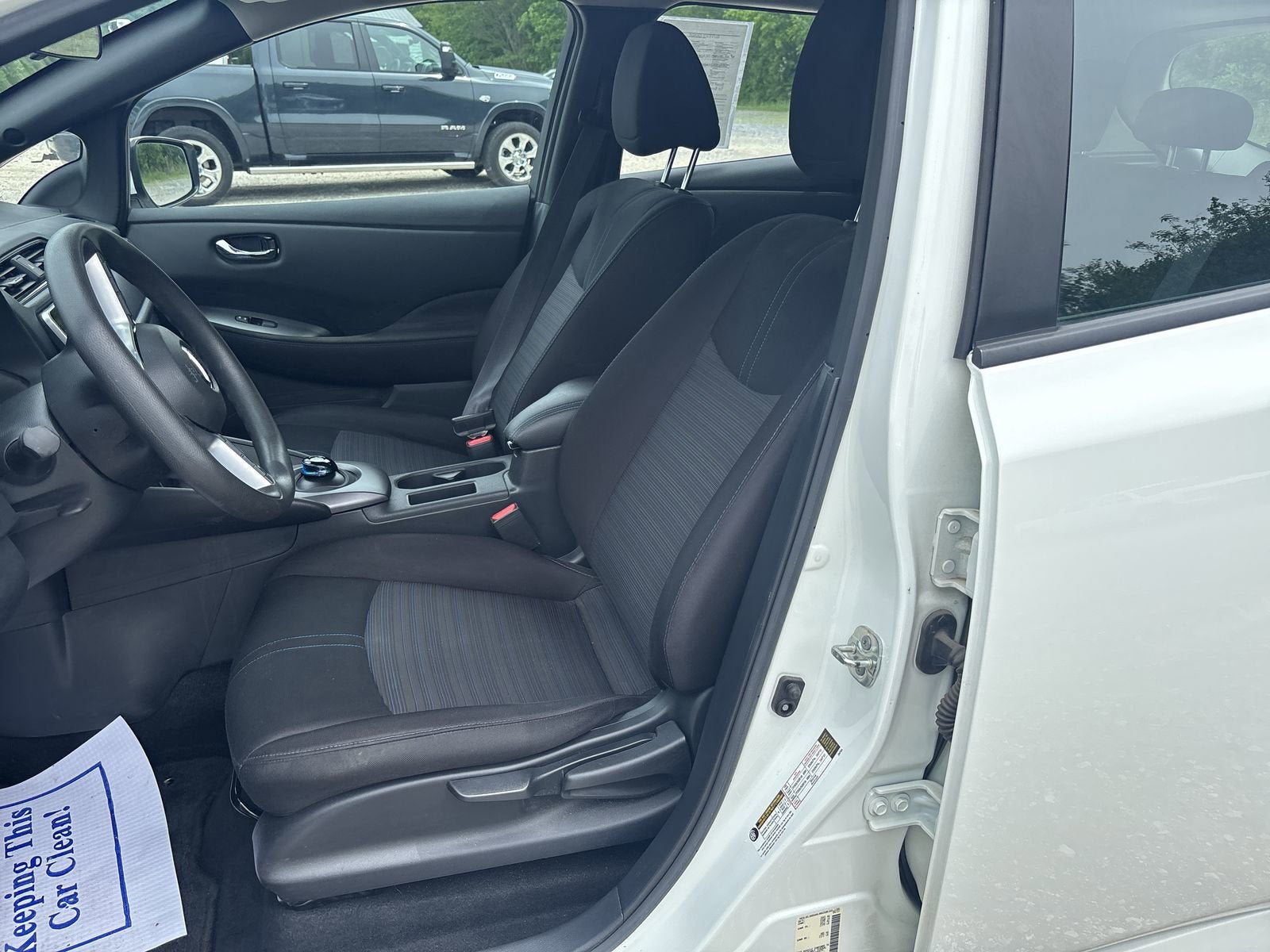 2022 Nissan LEAF S