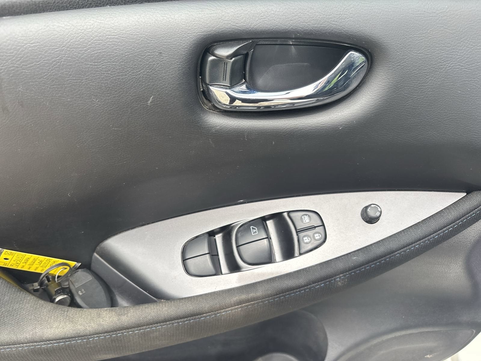 2022 Nissan LEAF S