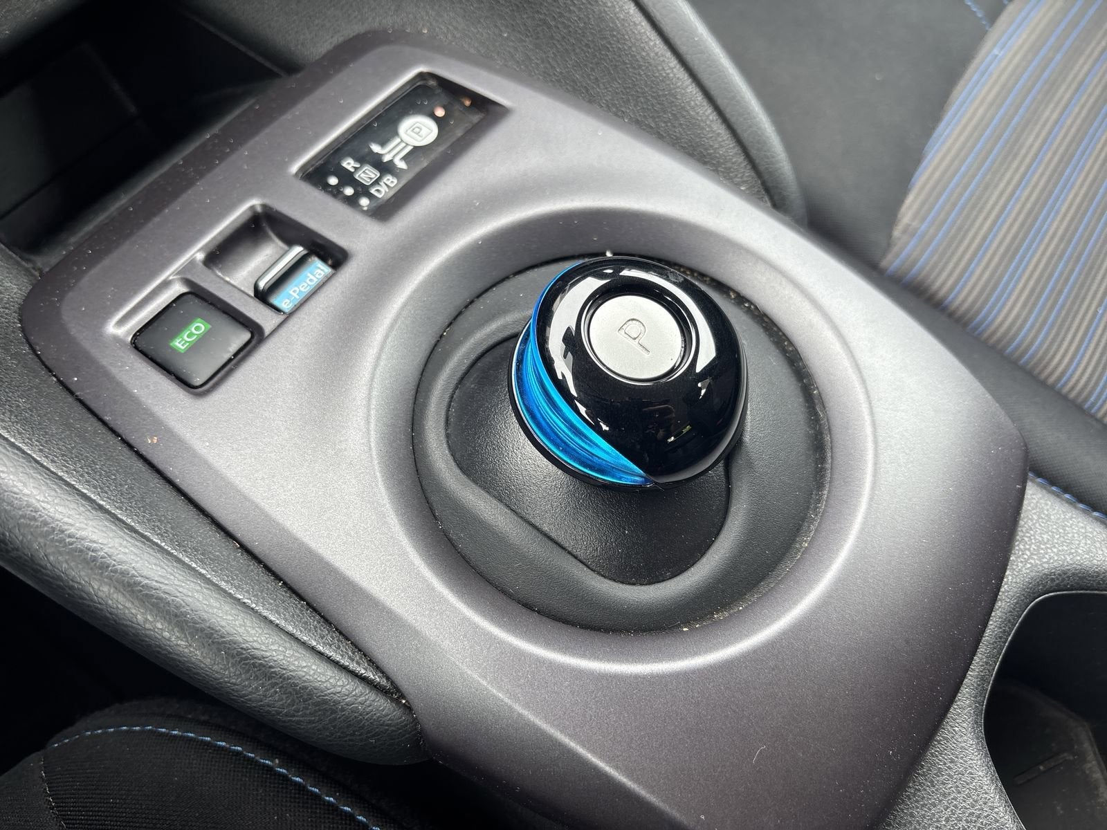 2022 Nissan LEAF S