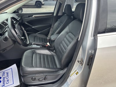 2016 Volkswagen Passat 1.8T SEL Premium