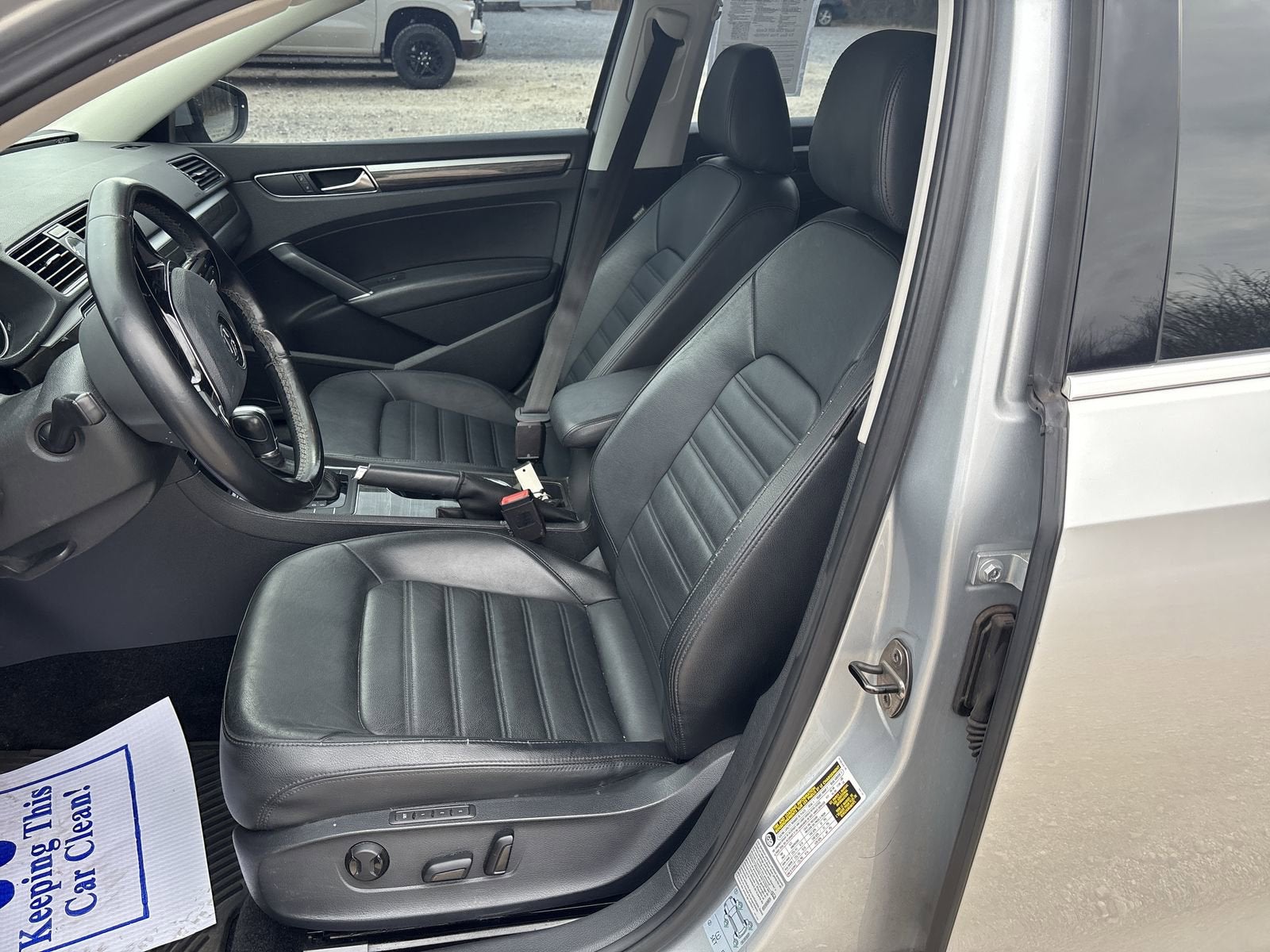 2016 Volkswagen Passat 1.8T SEL Premium