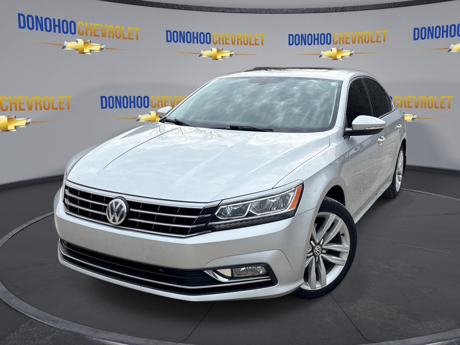 2016 Volkswagen Passat 1.8T SEL Premium