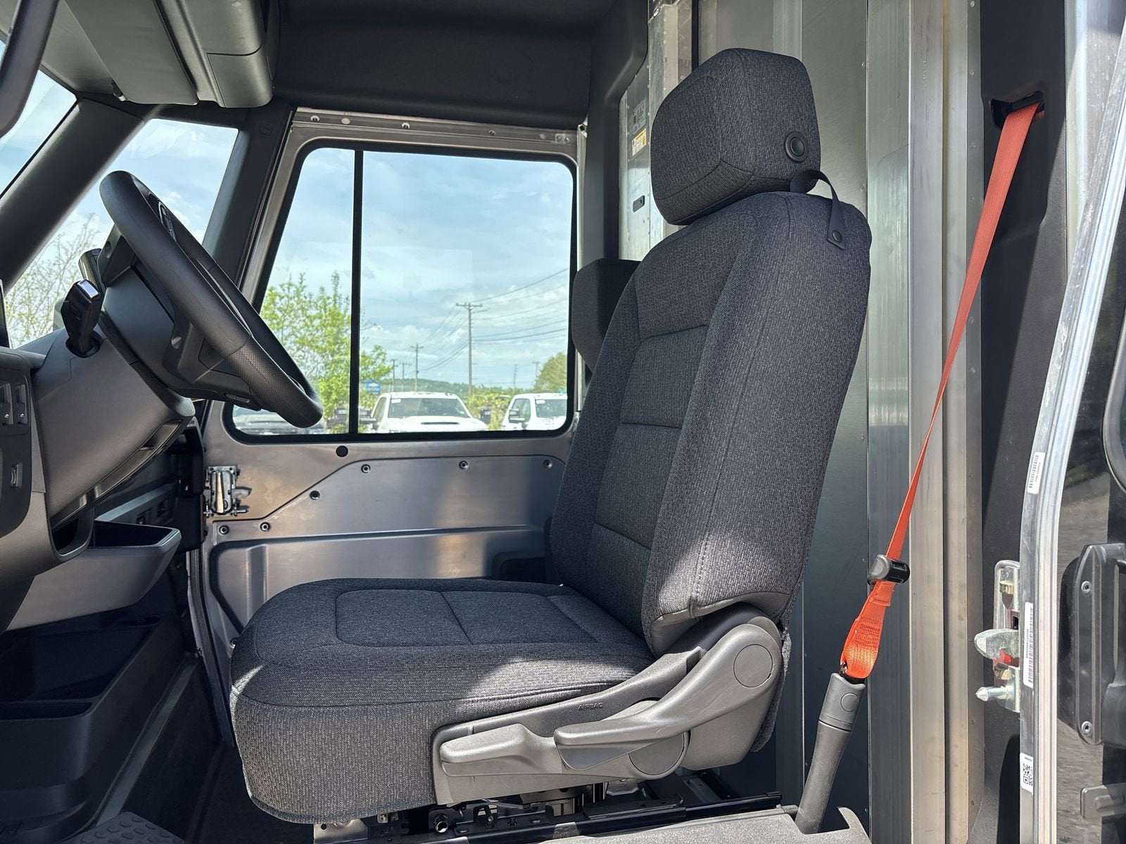 2024 BrightDrop Zevo 600 EJY